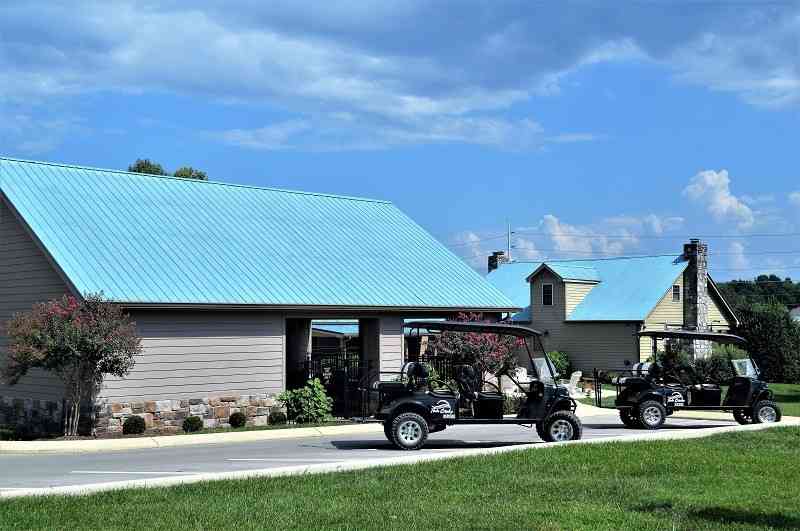 Suntan Court, Winchester, Tennessee image 3