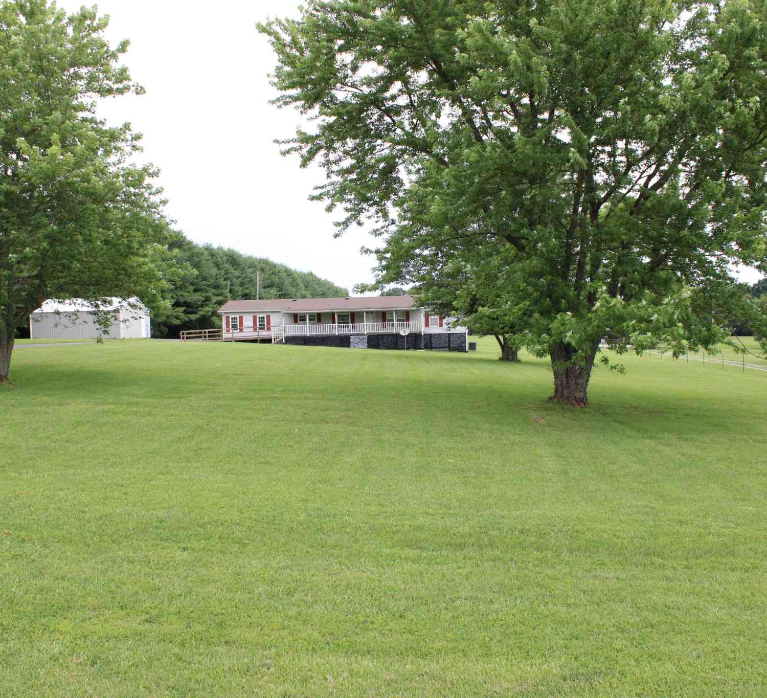 401 Womack Rd, Portland, Tennessee image 1