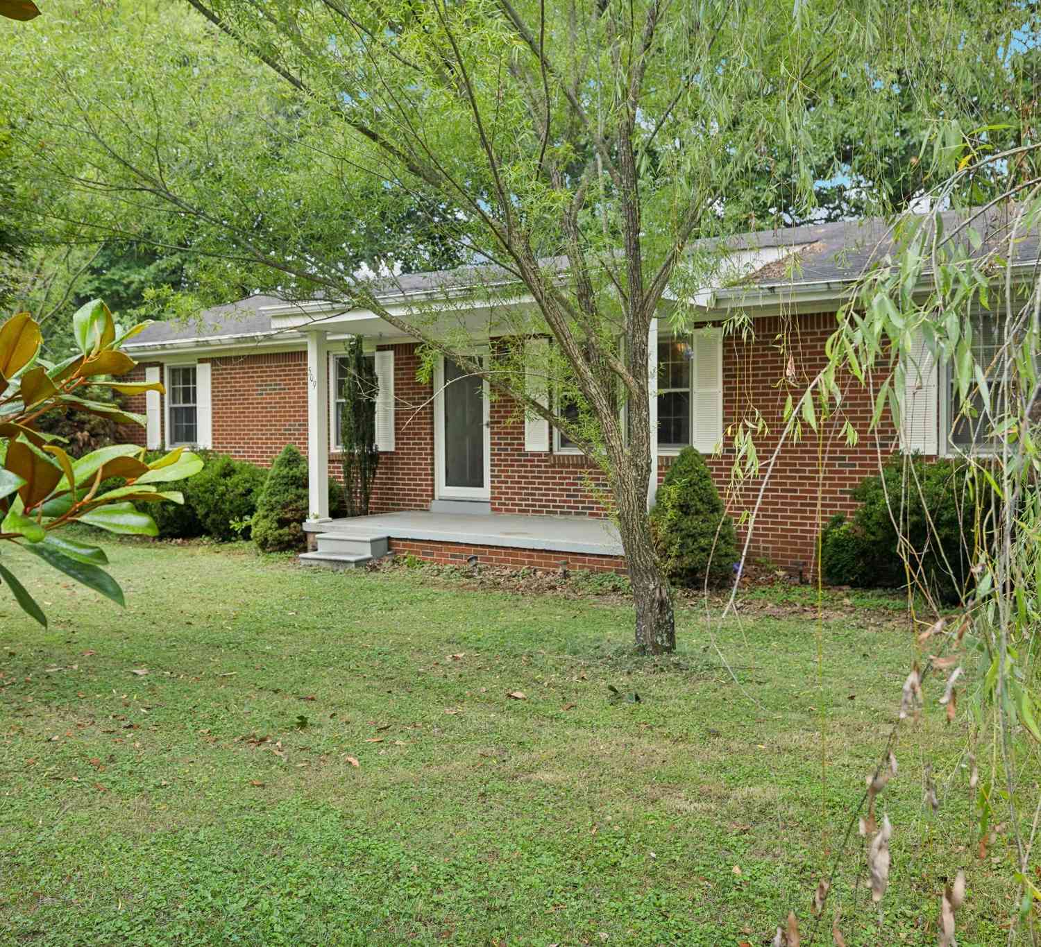 509 Crestwood Dr, Lafayette, Tennessee image 2