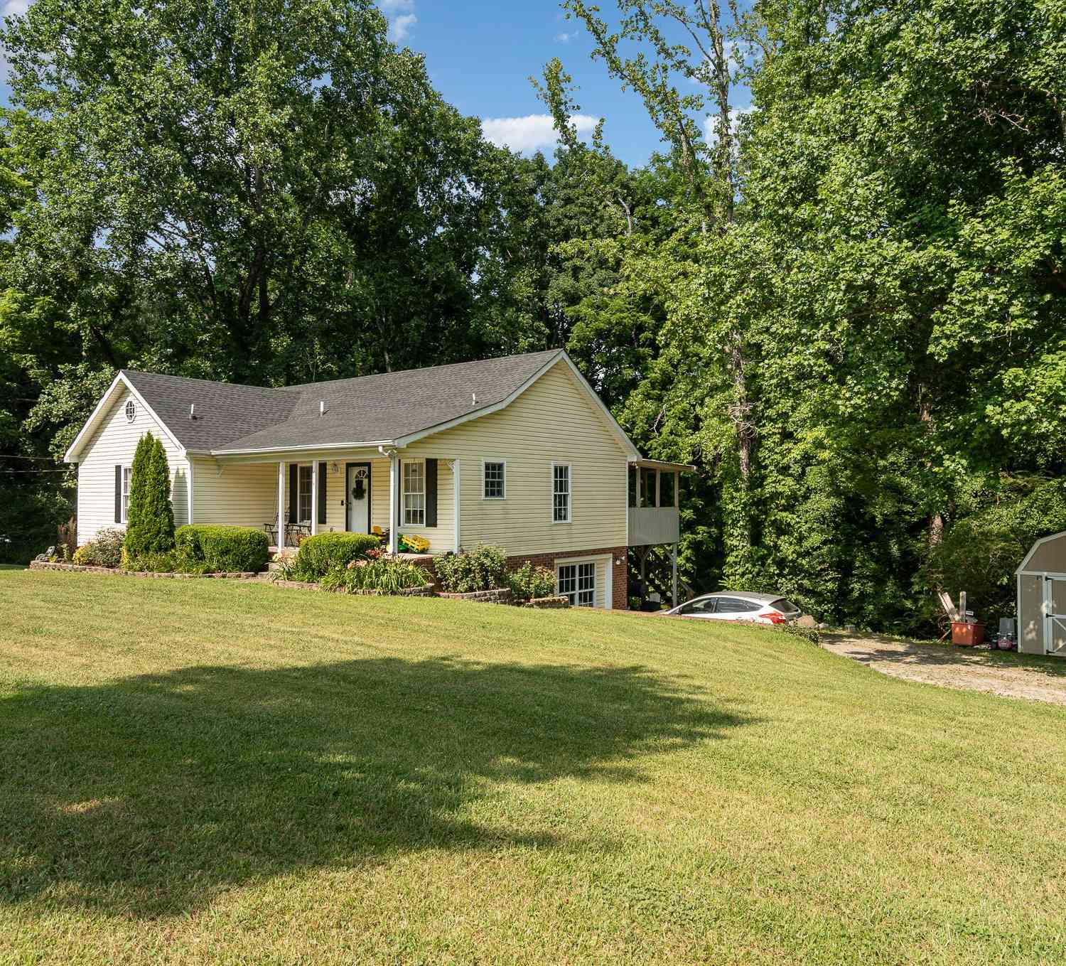 664 Bobbitt Rd, Ashland City, Tennessee image 2