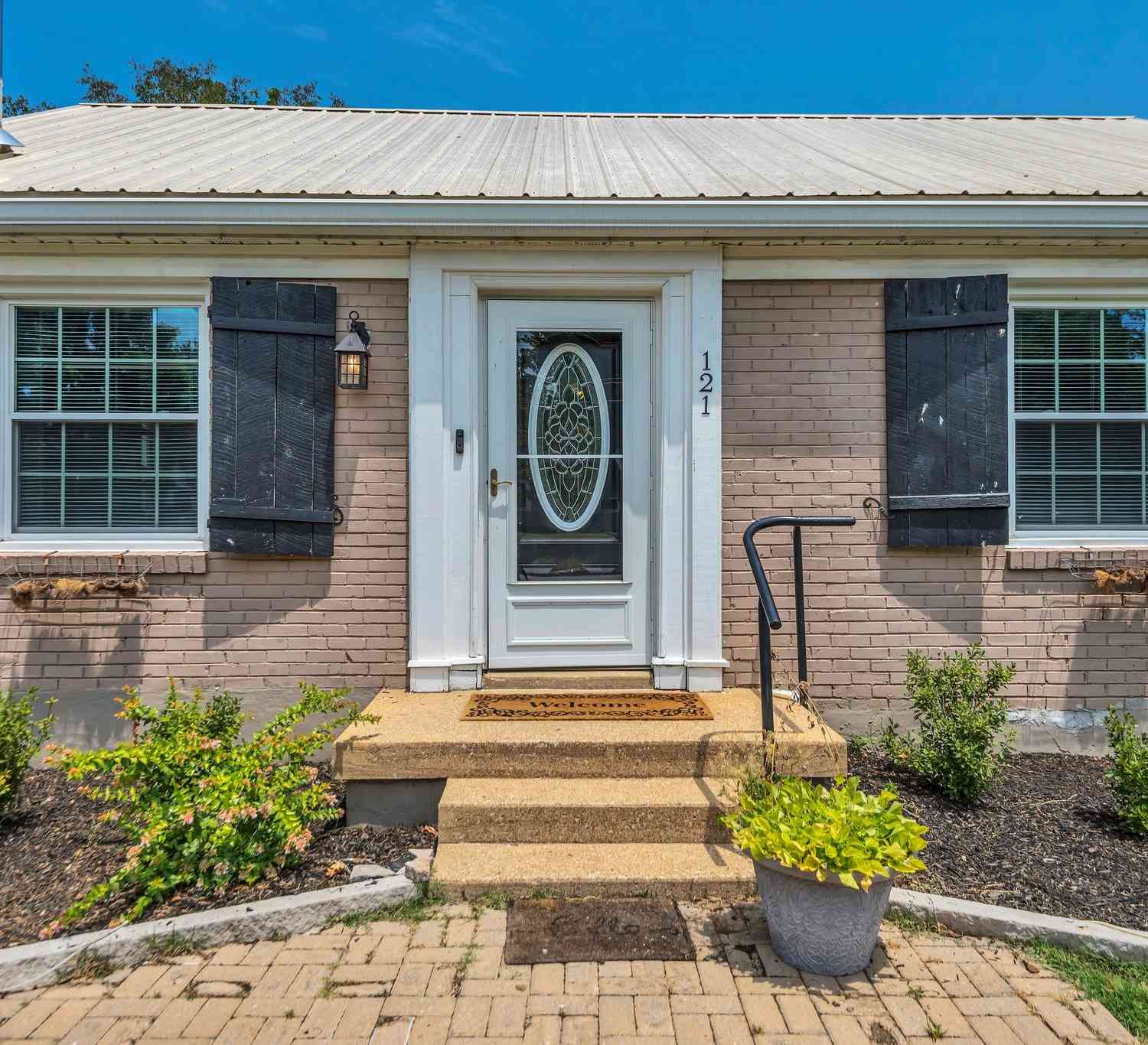 121 7th Ave, Columbia, Tennessee image 1