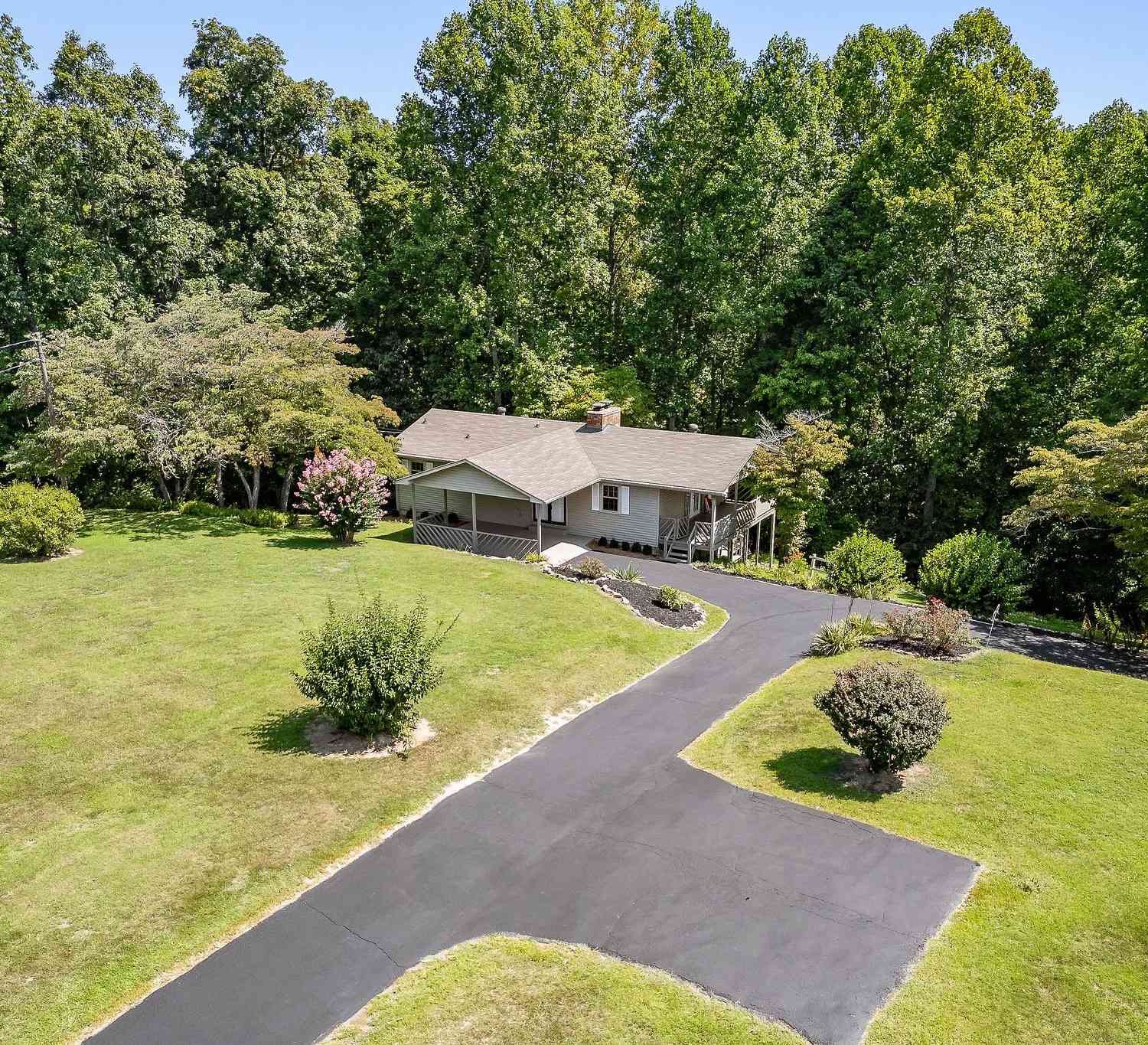 442 Rolling Acres, Smithville, Tennessee image 2