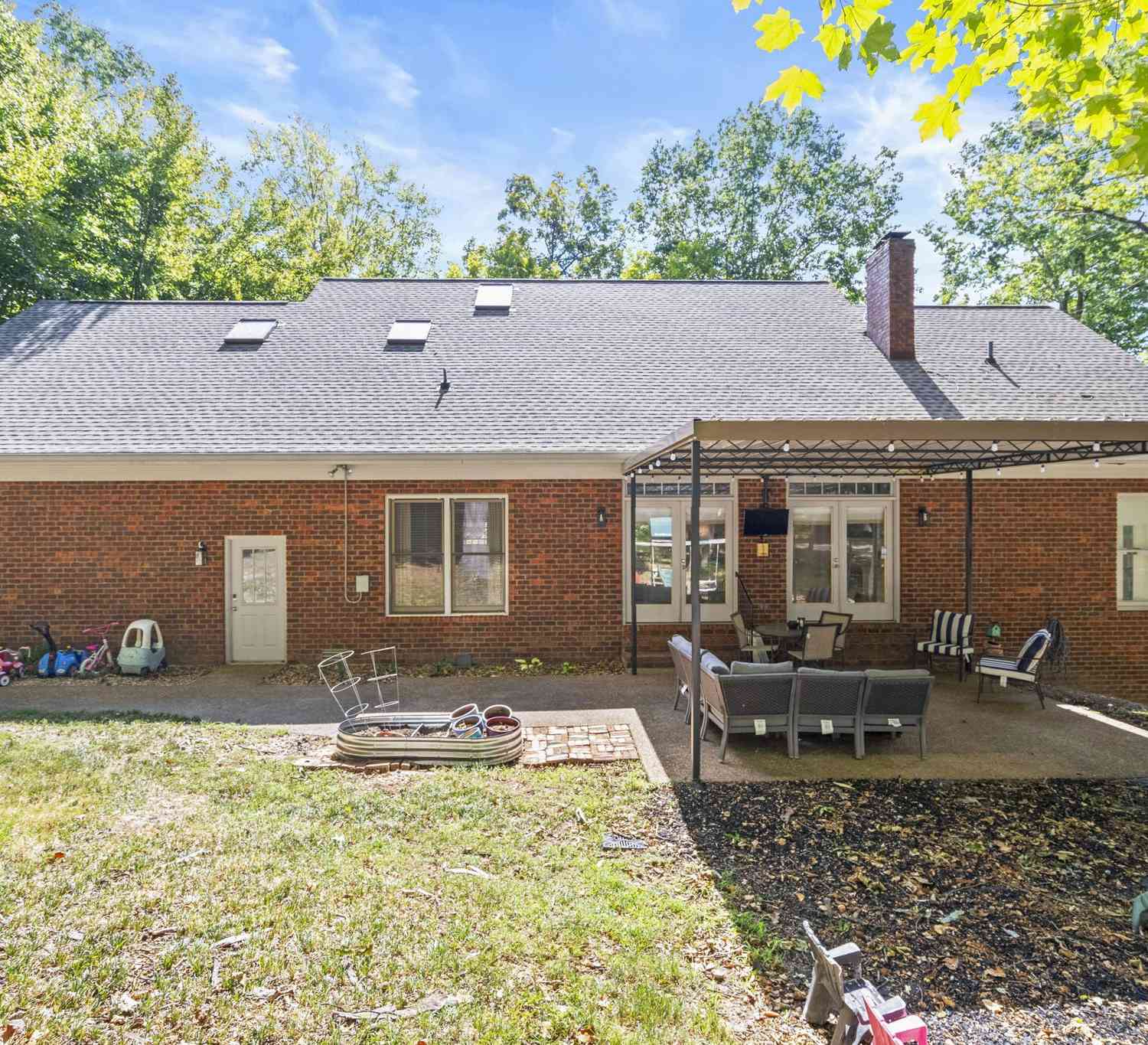 614 Fairway Trl, Springfield, Tennessee image 38