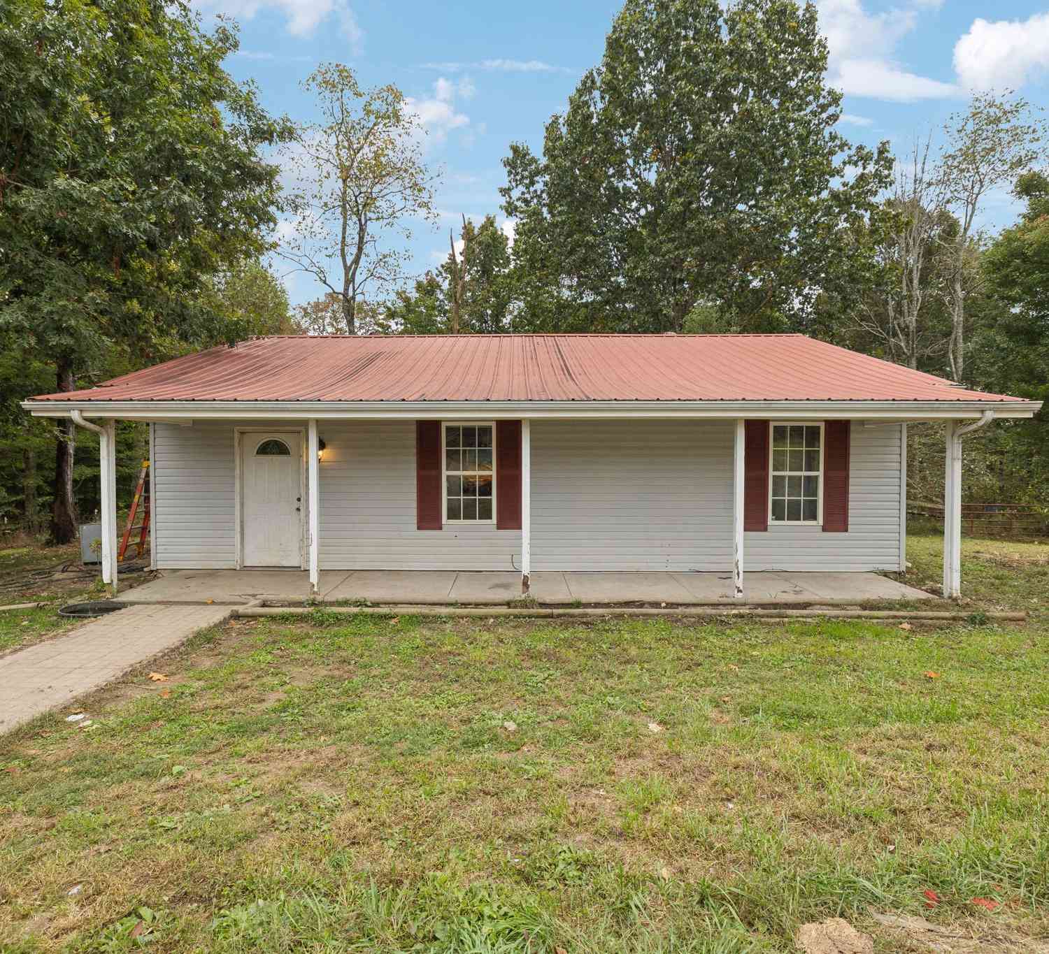 1010 Boyd Rd, Lafayette, Tennessee image 2