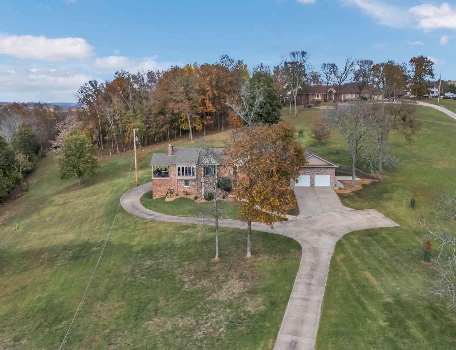 1035 Hillview Dr, Hendersonville, Tennessee image 3