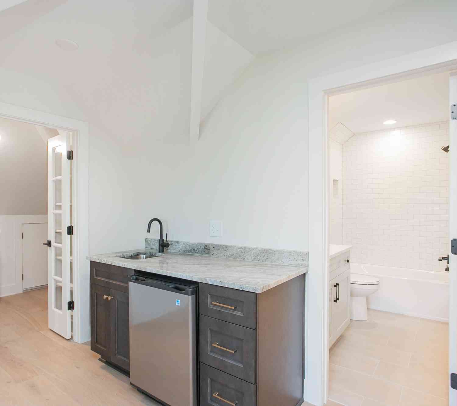 1040 W Greenwood Ave, Nashville, Tennessee image 39
