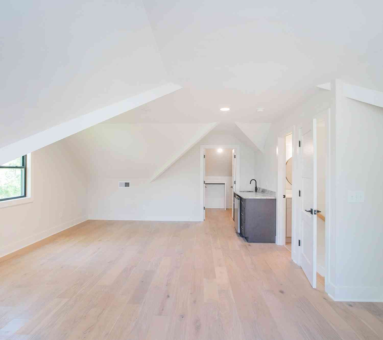 1040 W Greenwood Ave, Nashville, Tennessee image 37