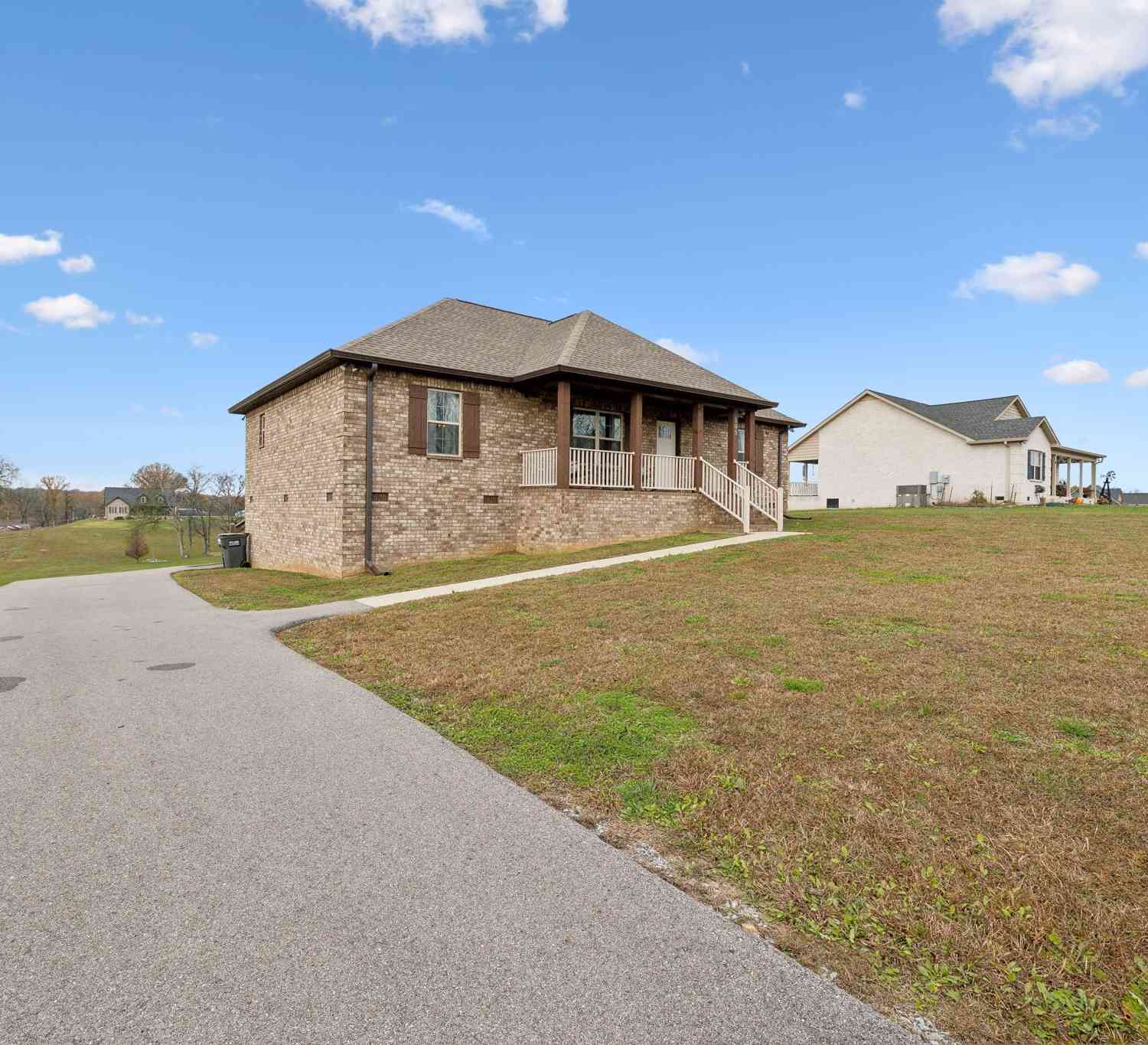 105 Hunting Hills Cir, Castalian Springs, Tennessee image 3