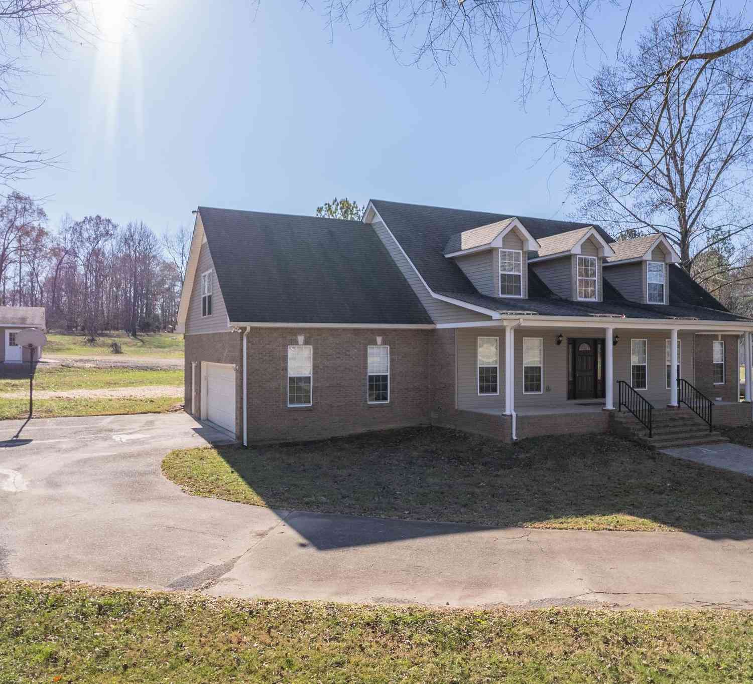 114 Lewis Simpson Ct, Clarksville, Tennessee image 2