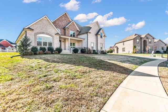 1536 Amblewood Way, Clarksville, Tennessee image 2