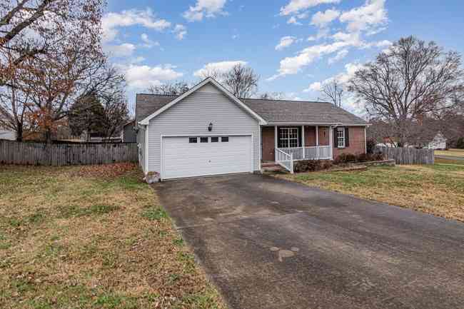 584 Barney Ln, Clarksville, Tennessee image 2