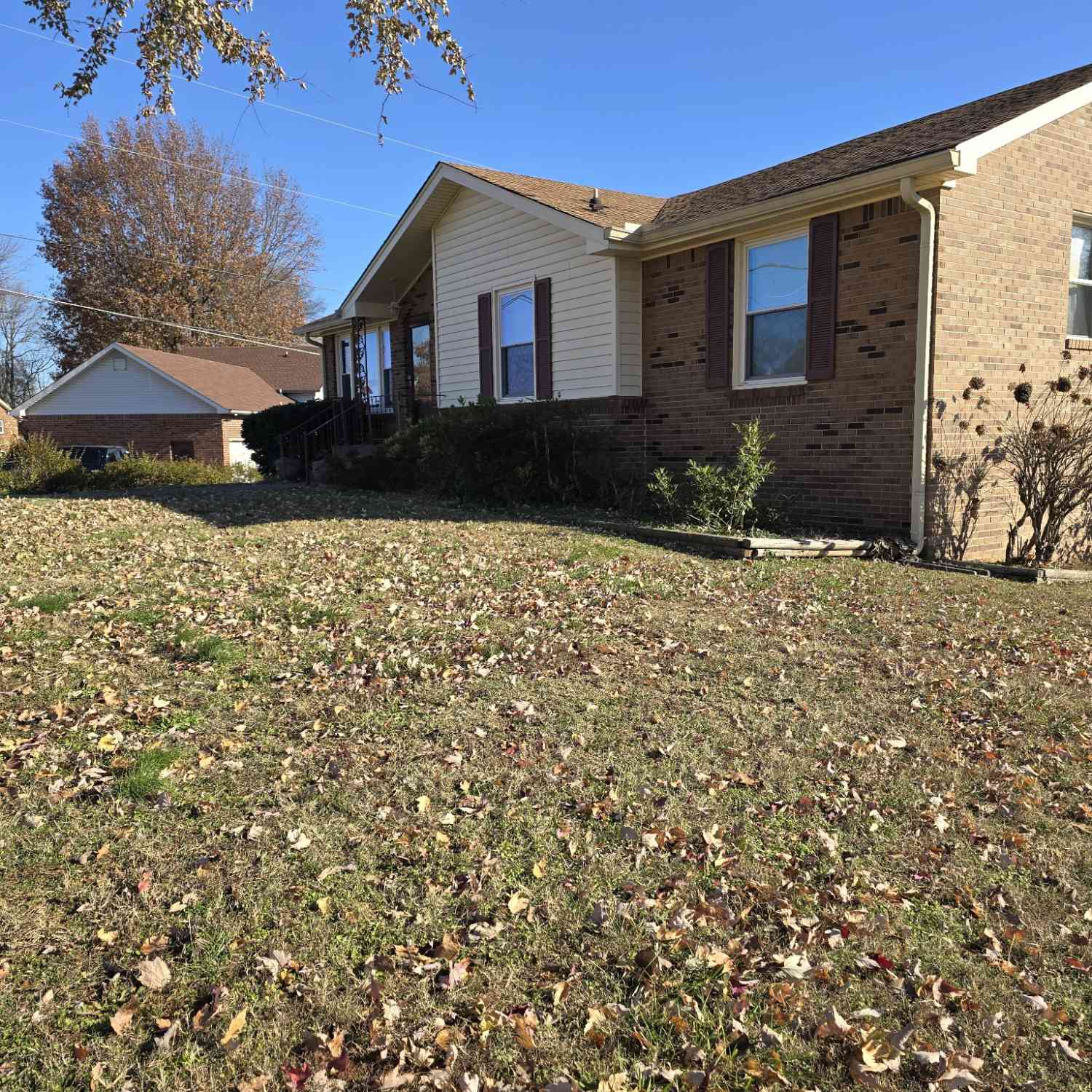 1590 Cherry Tree Dr, Clarksville, Tennessee image 2