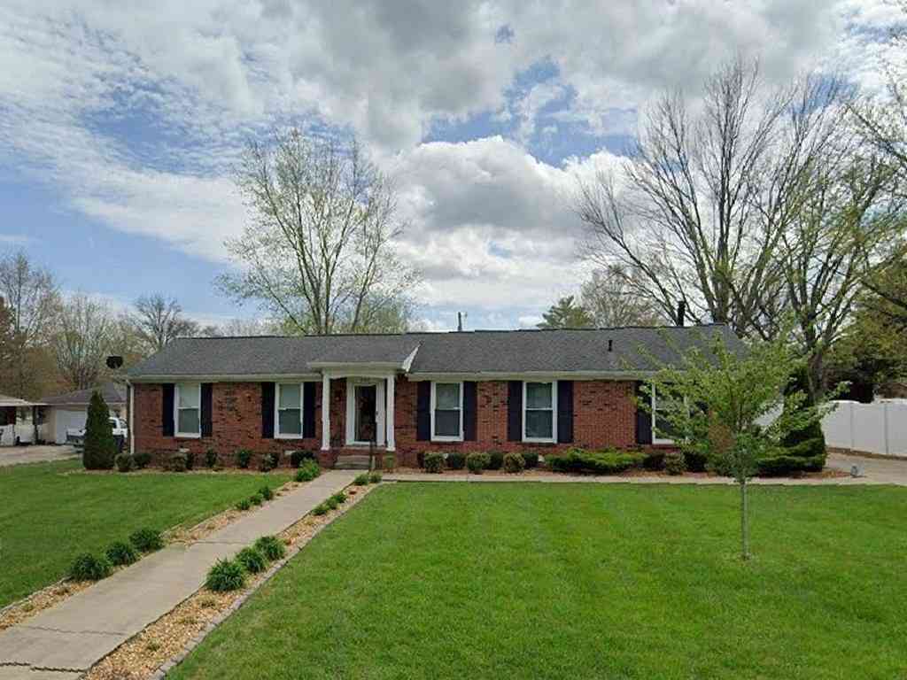 203 General Forrest Dr, Springfield, Tennessee image 1