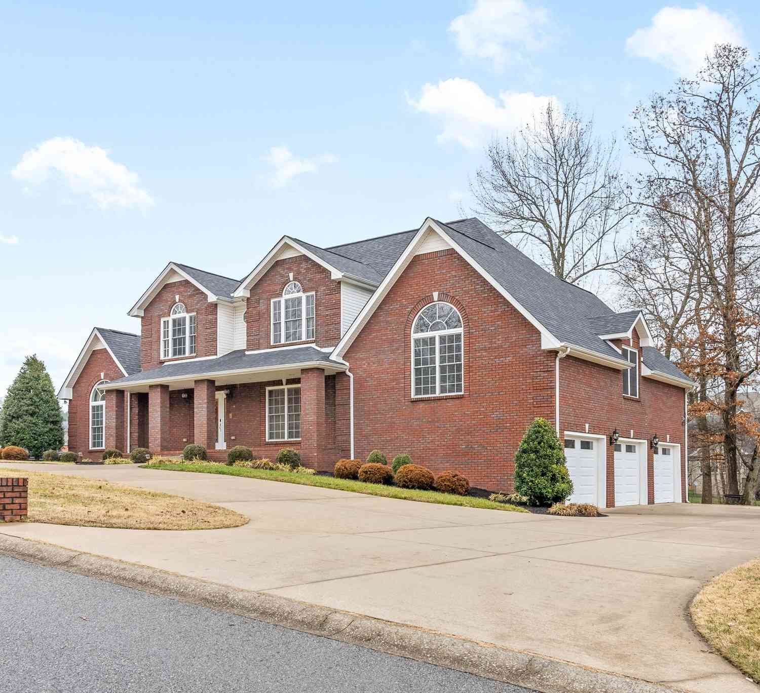 2065 Cobb Meadow Ln, Clarksville, Tennessee image 3