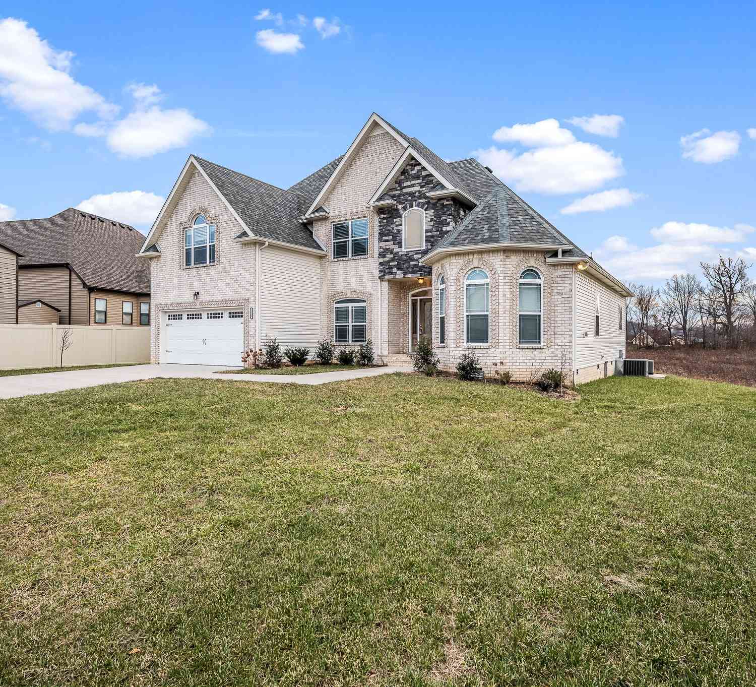 1357 Apple Blossom Rd, Clarksville, Tennessee image 2