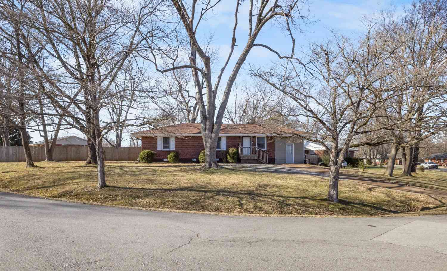 214 Park Ln, Clarksville, Tennessee image 2