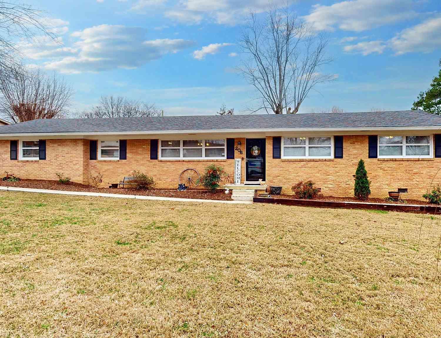 206 Jackson Heights Rd, Columbia, Tennessee image 1