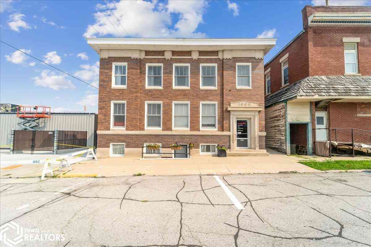 Multifamily For Sale - 1318 14th Avenue<br/> Eldora, IA 50627
