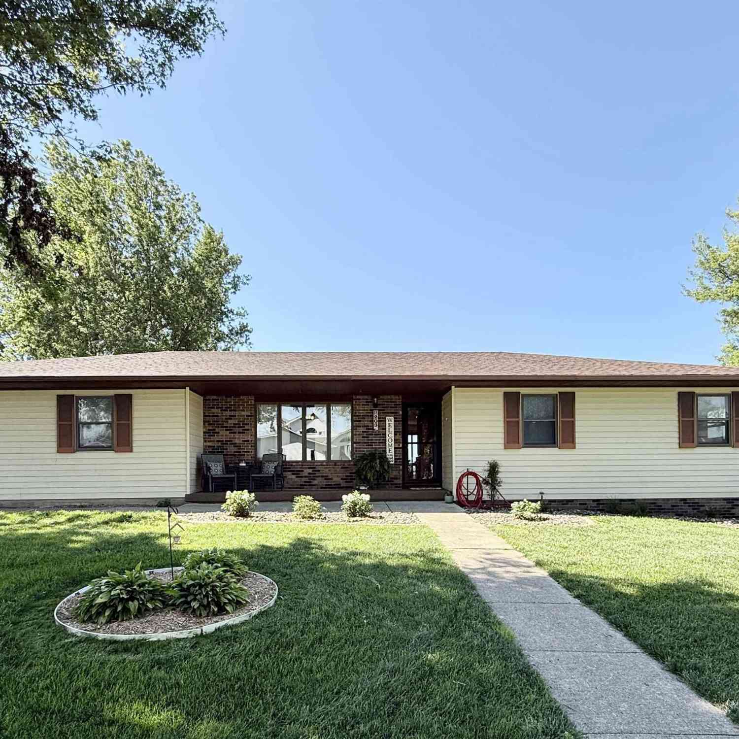 Homes For Sale - 203 W 4th Street<br/> Carroll County, Templeton, IA 51463