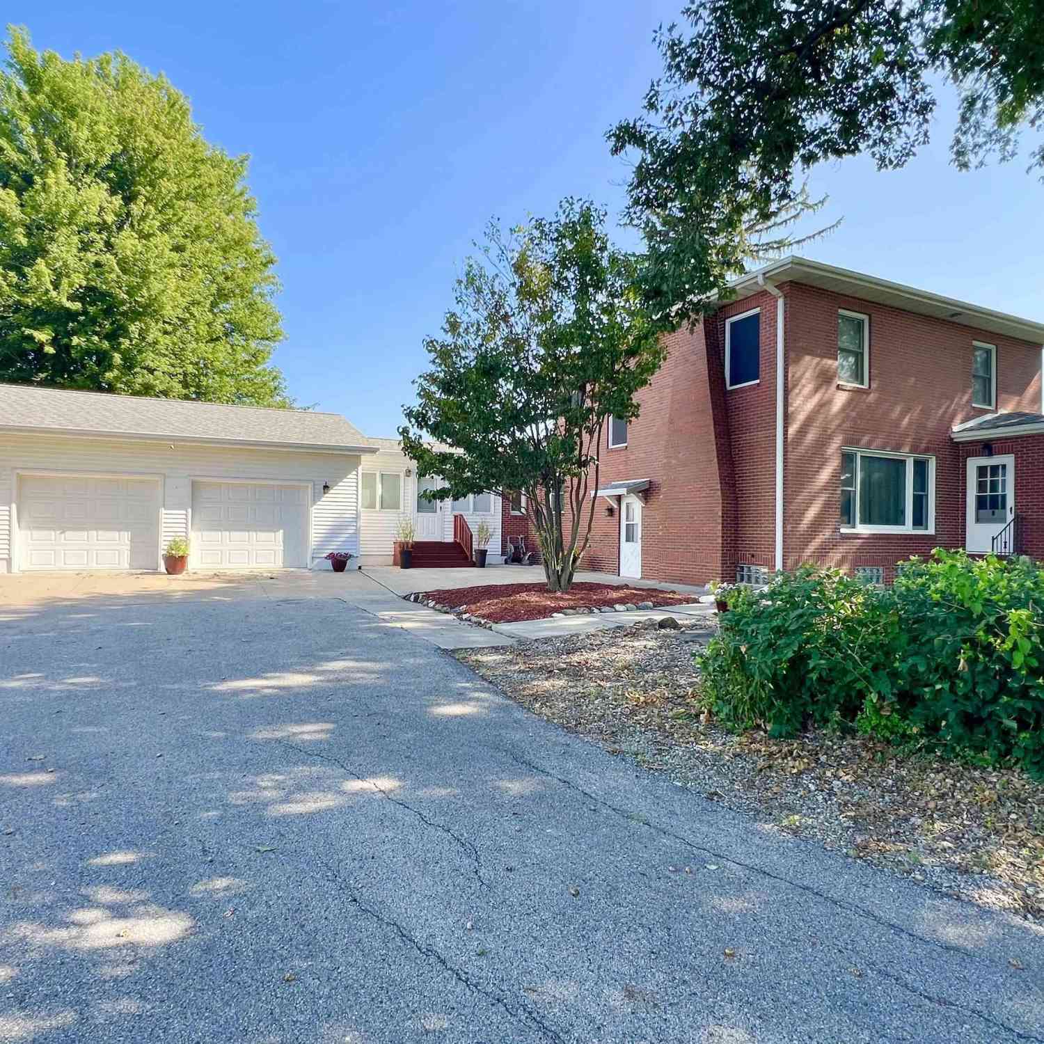 Condo For Sale - 1202 S 20th Avenue W<br/> Newton, IA 50208