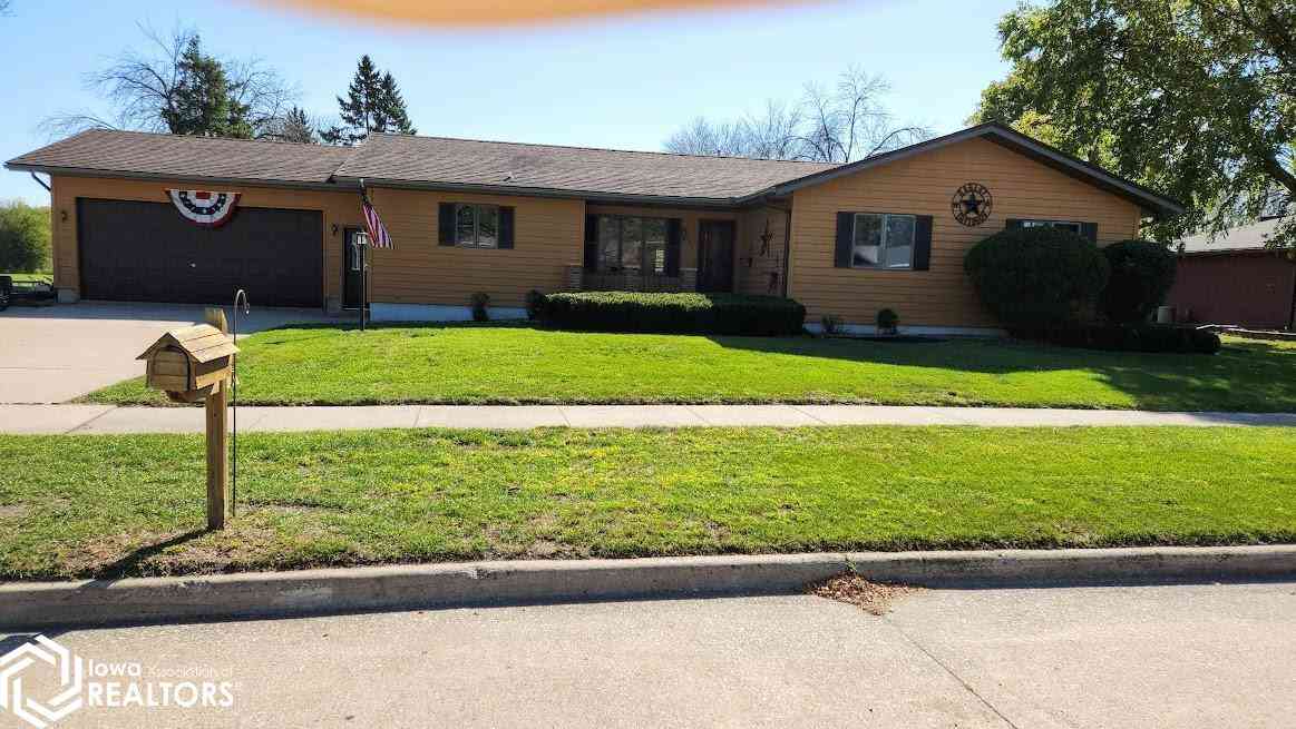 Homes For Sale - 61 N Yorktown Pike<br/> Mason City, IA 50401