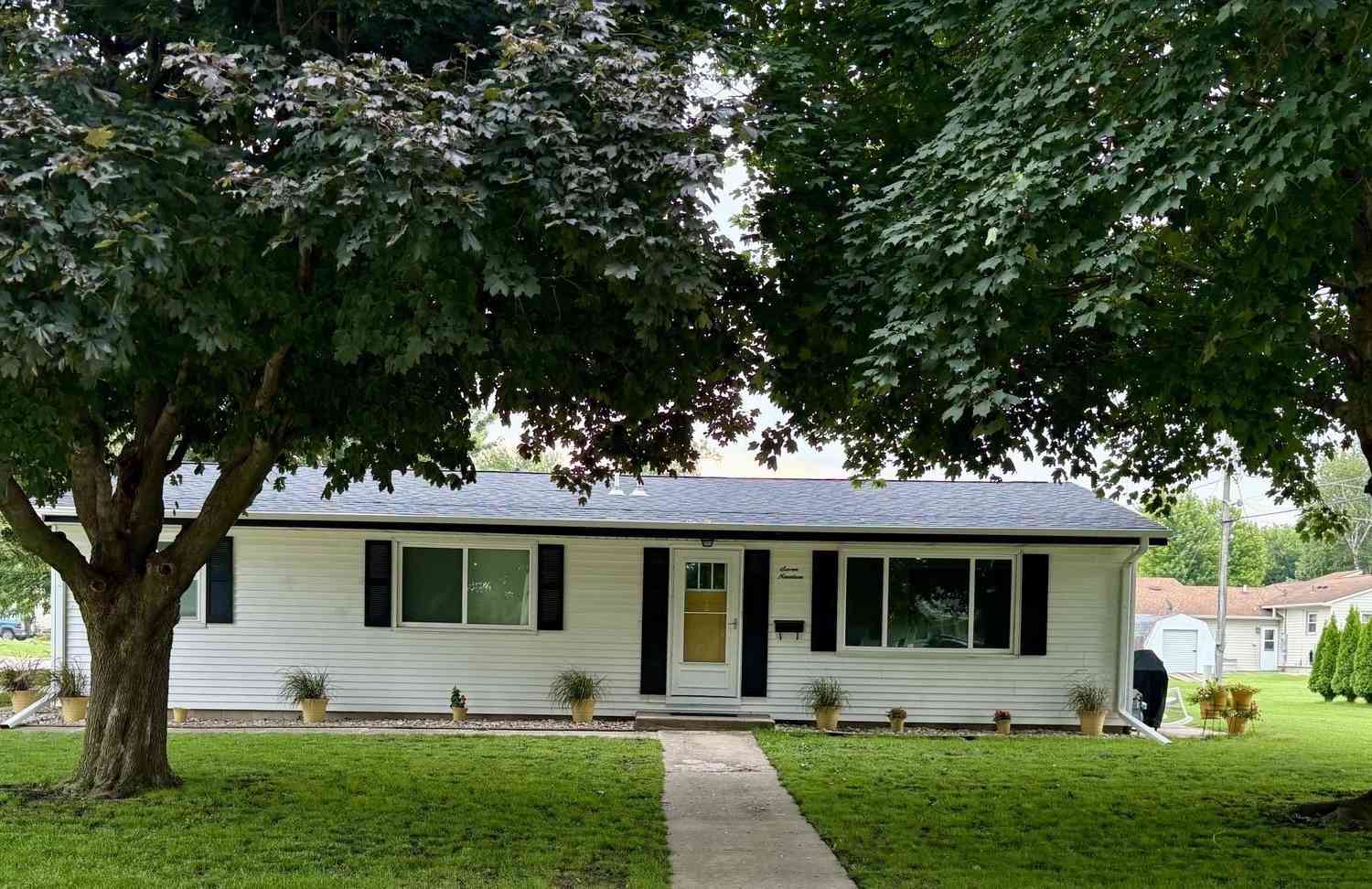 Homes For Sale - 719 2nd St Ne<br/> Wright County, Clarion, IA 50525