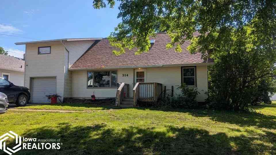 Homes For Sale - 314 N 12th Street<br/> Estherville, IA 51334