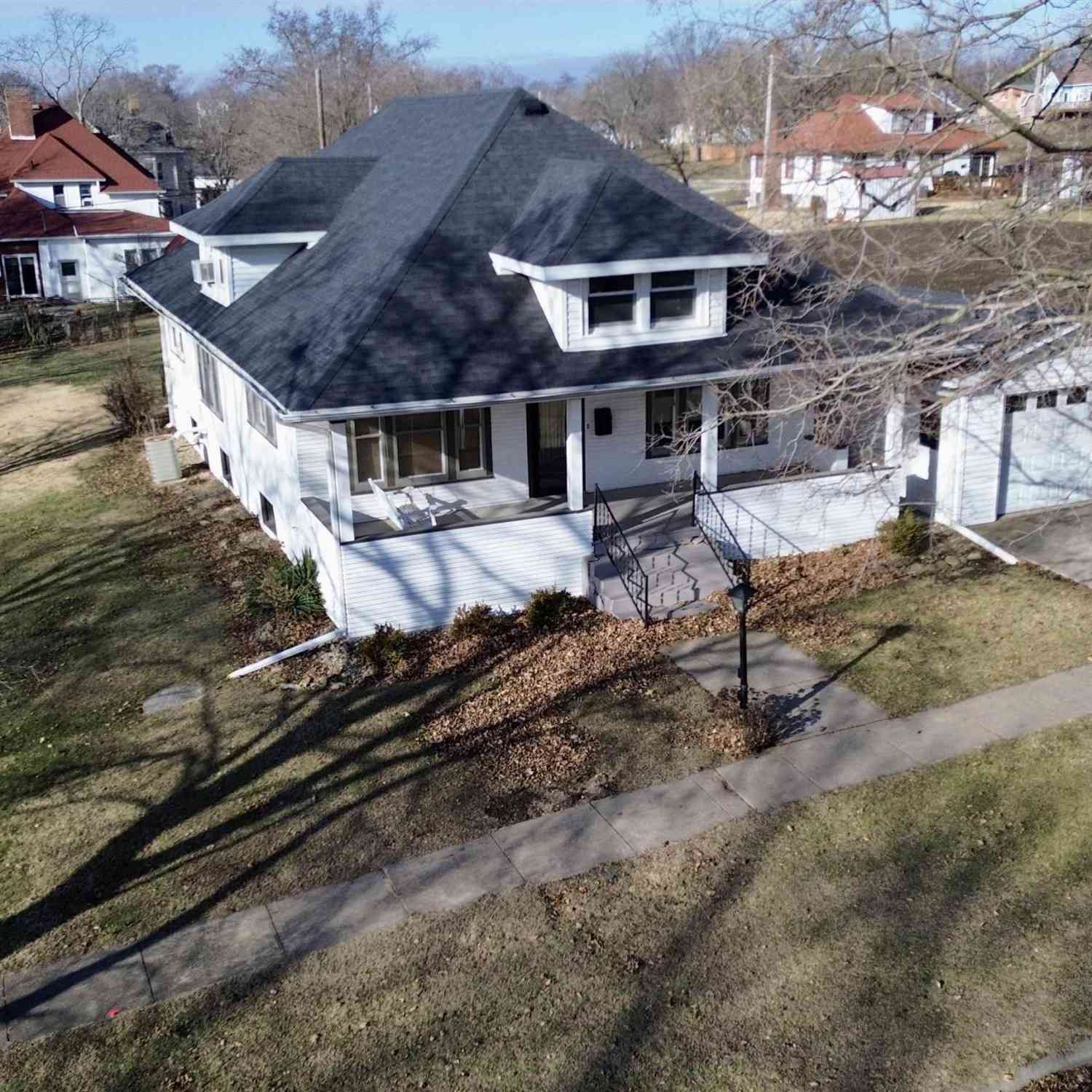 Homes For Sale - 1008 Central Avenue<br/> Taylor County, Bedford, IA 50833