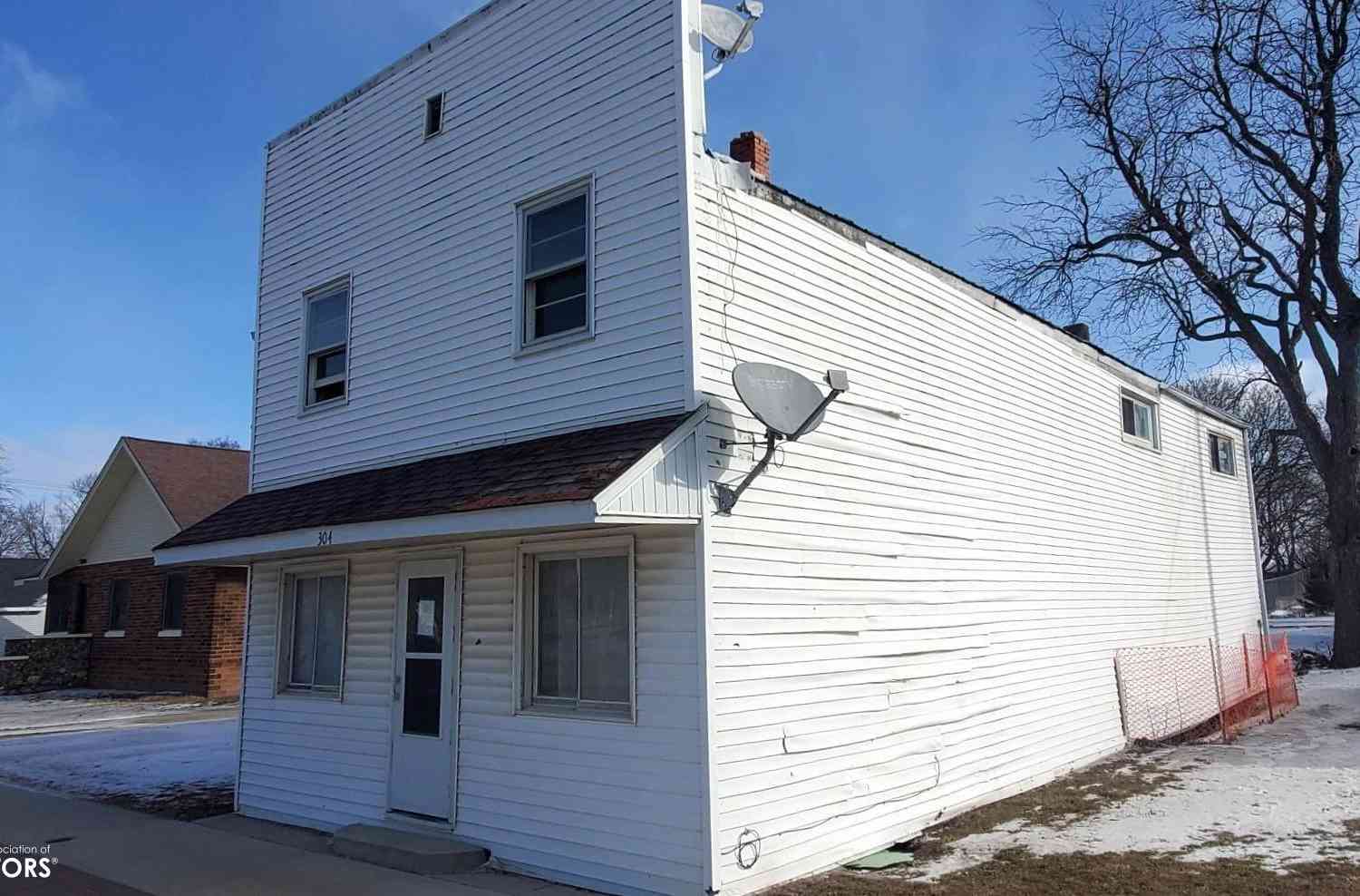 Homes For Sale - 304 Isabella Street<br/> Hardin County, Radcliffe, IA 50230