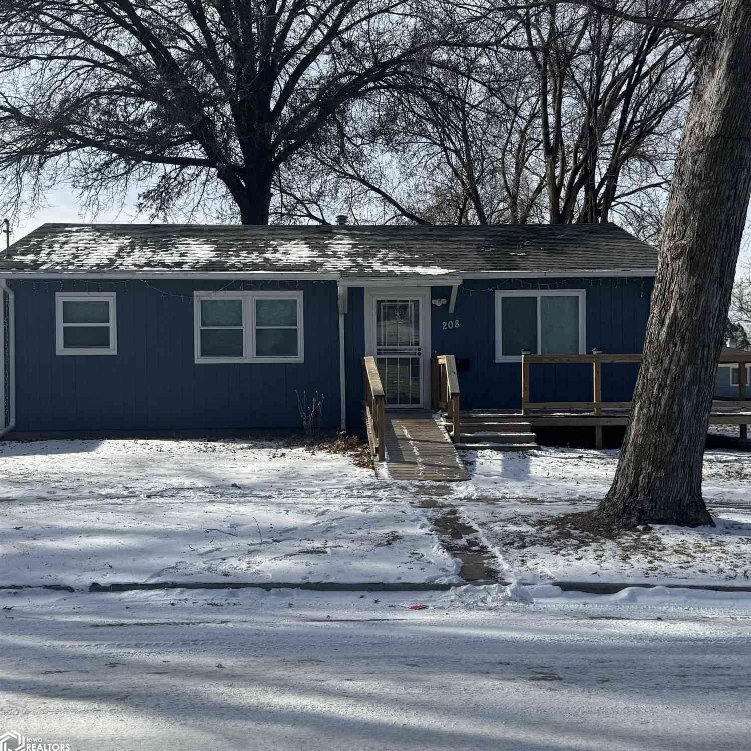 Homes For Sale - 208 N Webster Street<br/> Page County, Shenandoah, IA 51601