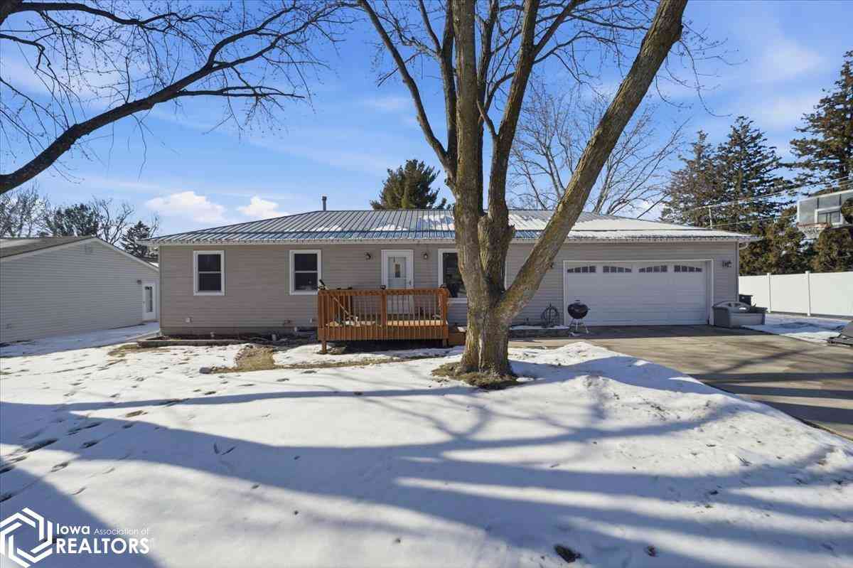 Homes For Sale - 1302 4th Street<br/> Hardin County, Eldora, IA 50627