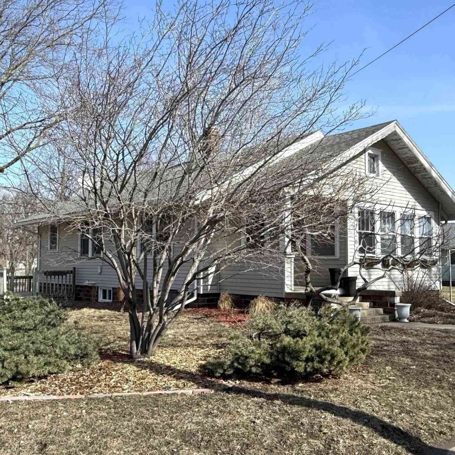 Homes For Sale - 726 1st Street SW<br/> Mason City, IA 50401