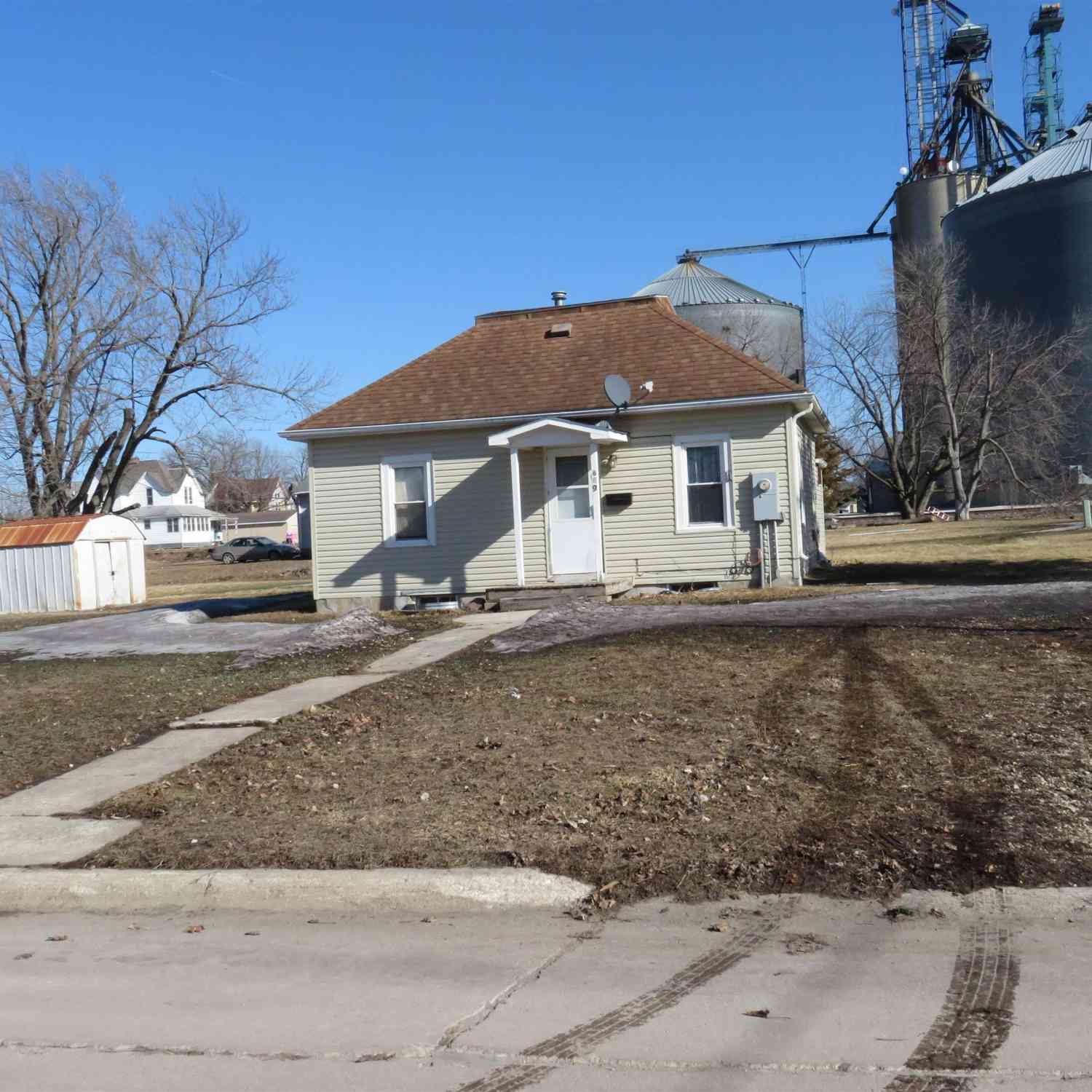 Homes For Sale - 609 4th St Nw<br/> Wright County, Clarion, IA 50525
