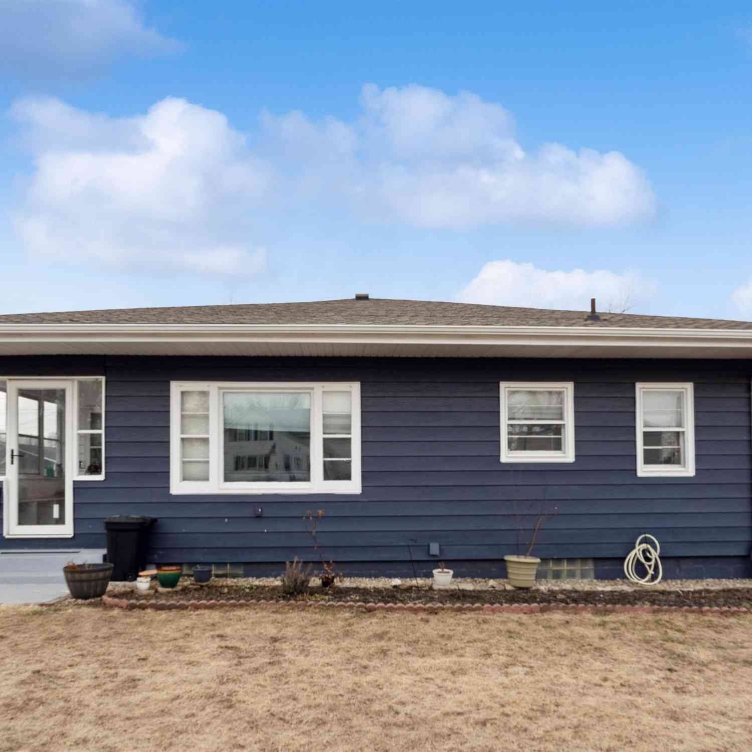 Homes For Sale - 703 S 9th Avenue<br/> Marshall County, Marshalltown, IA 50158