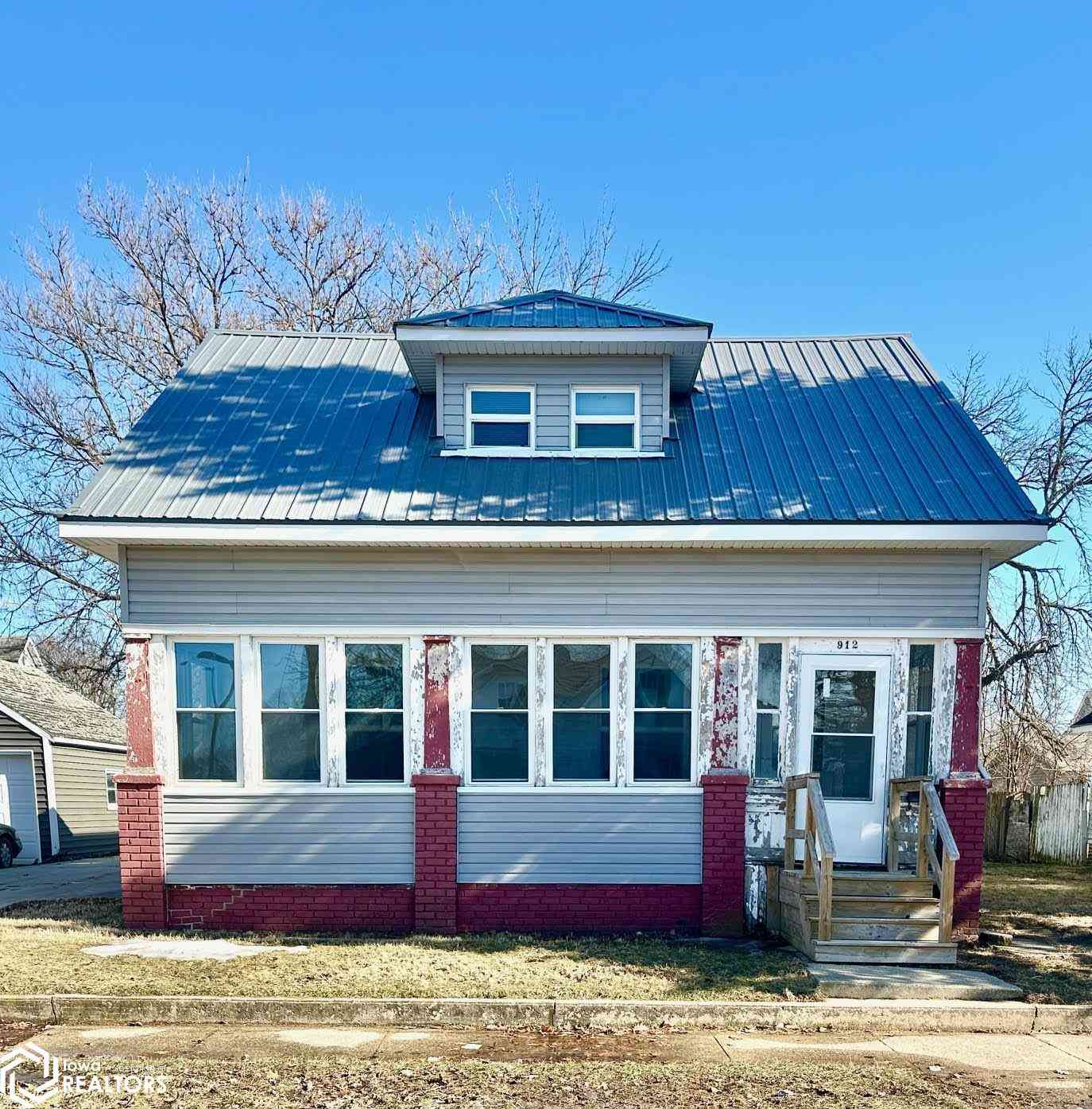 Homes For Sale - 912 River Street<br/> Hardin County, Iowa Falls, IA 50126