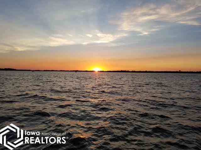 Homes For Sale - 2219 S Lakeview Dr<br/> Clear Lake, IA 50428