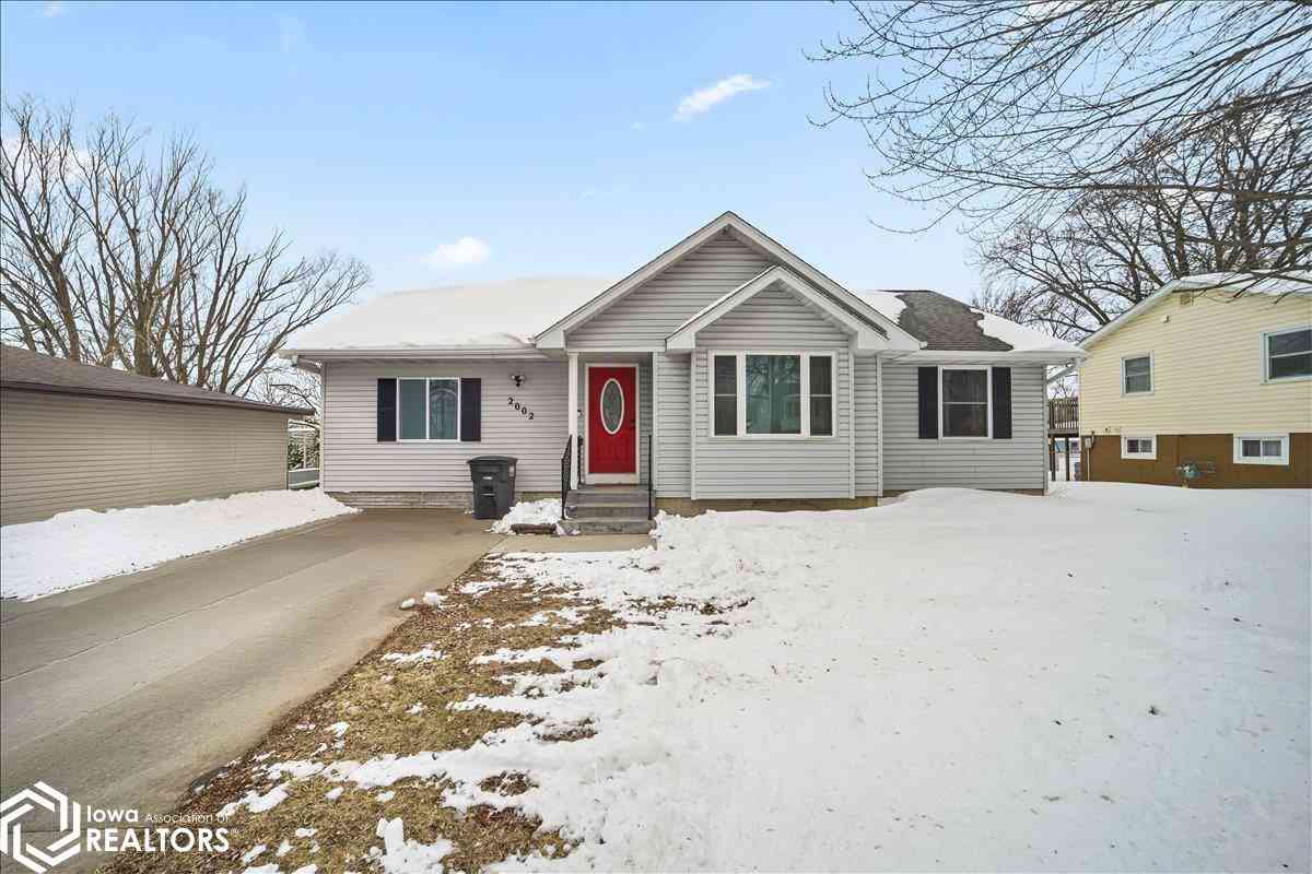 Homes For Sale - 2002 12th Street<br/> Hardin County, Eldora, IA 50627