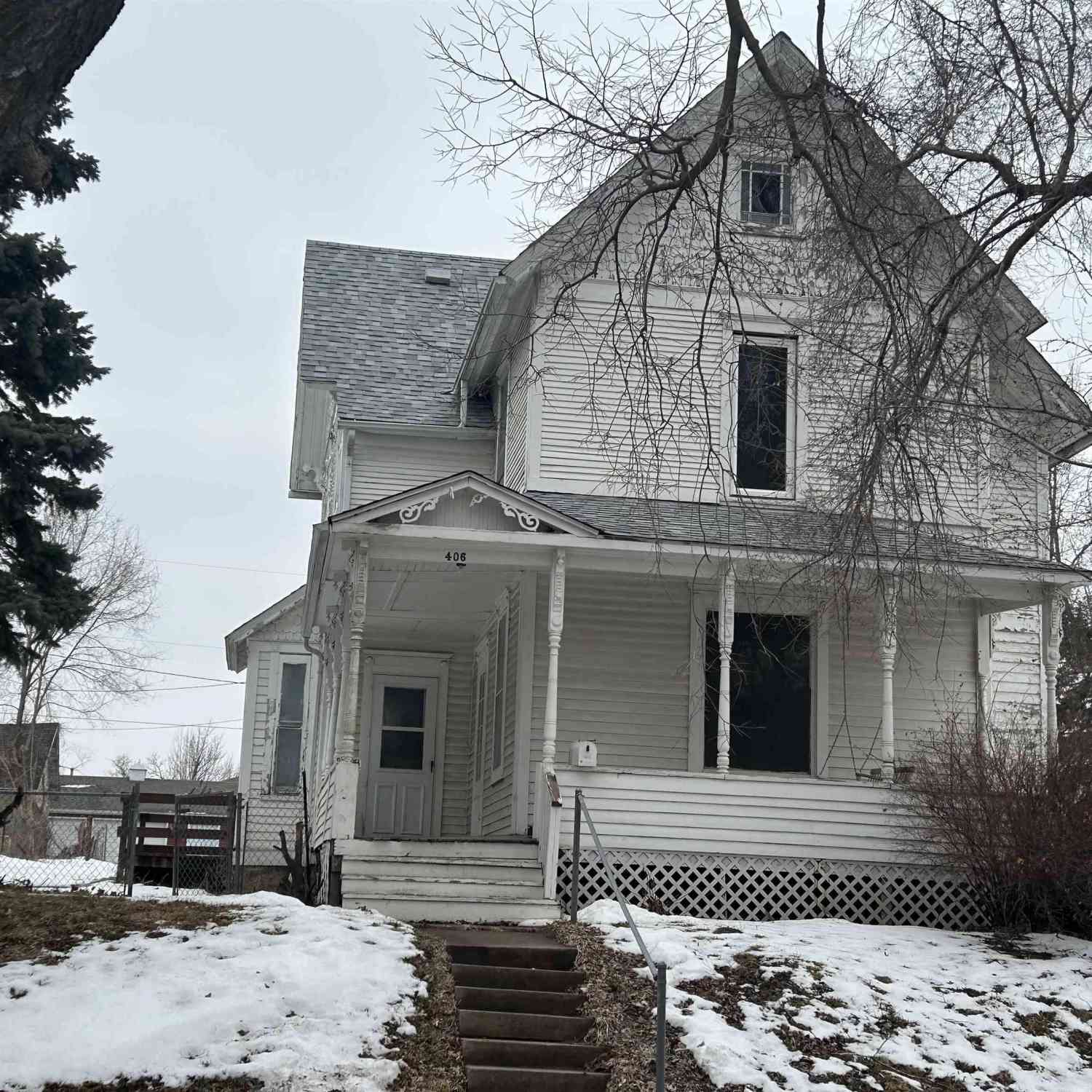 Homes For Sale - 406 N 1st Avenue<br/> Marshall County, Marshalltown, IA 50158