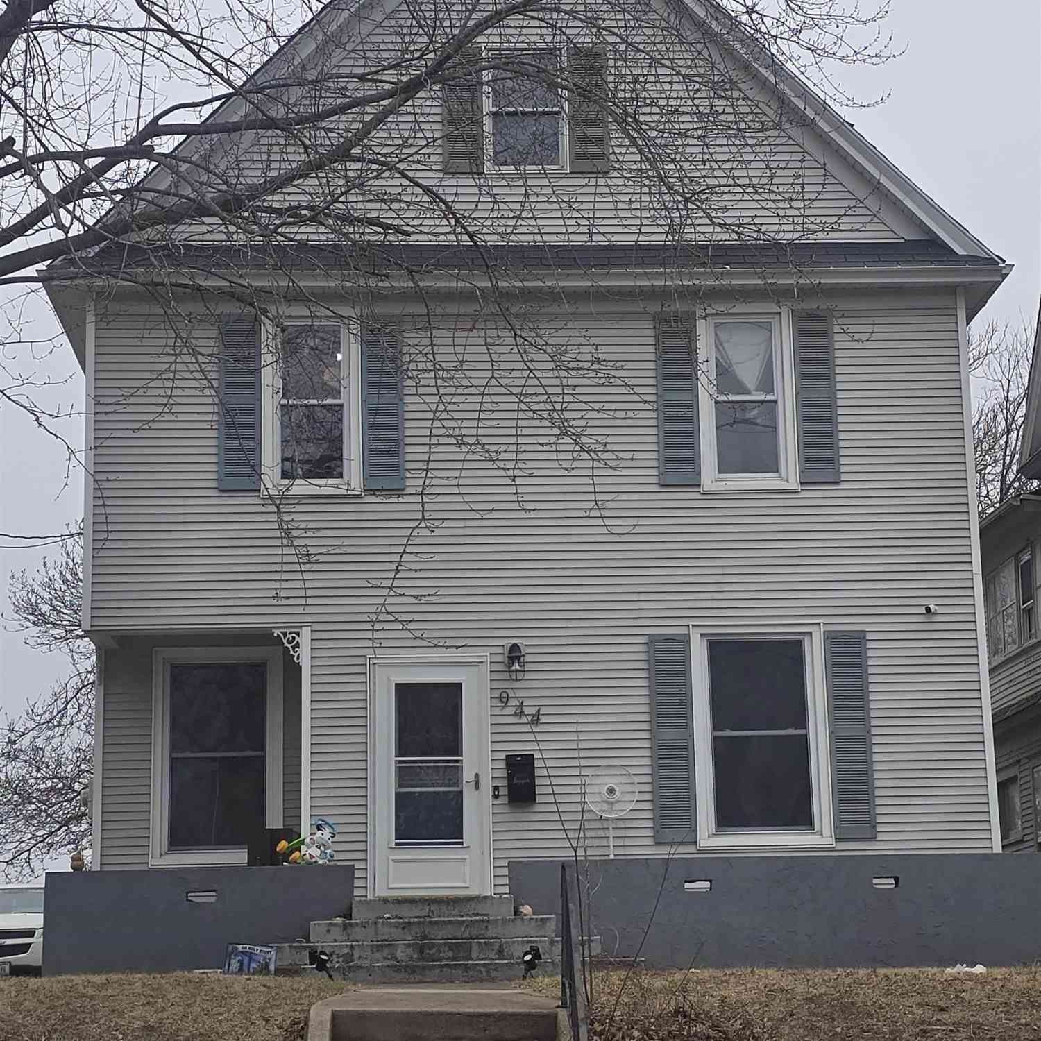 Homes For Sale - 944 N Court Street<br/> Wapello County, Ottumwa, IA 52501