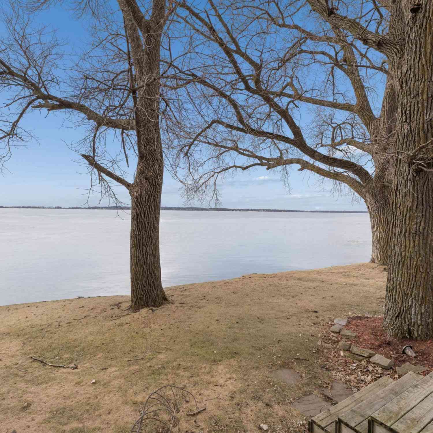 Homes For Sale - 725 N Shore Drive<br/> Clear Lake, IA 50428