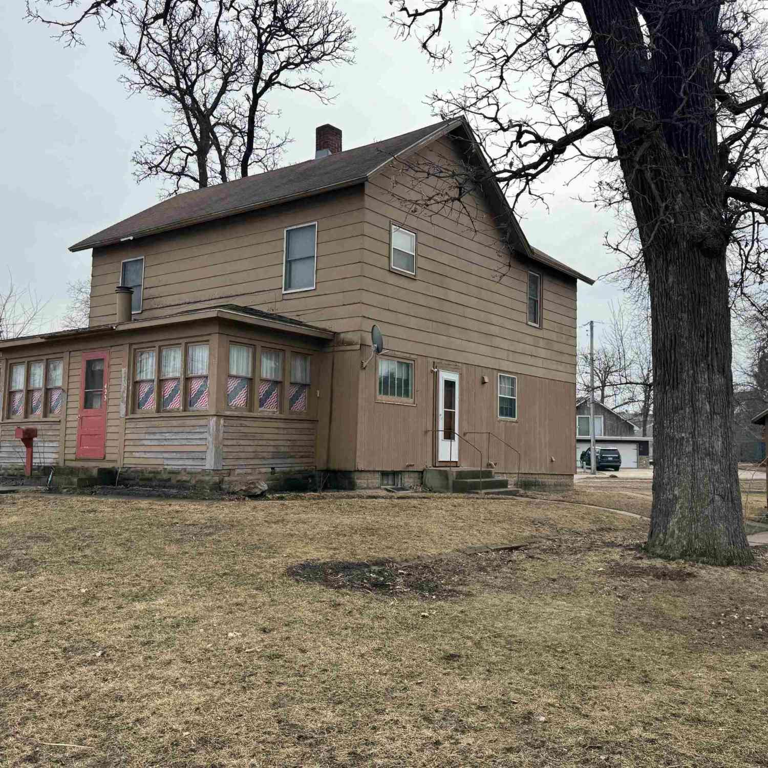 Homes For Sale - 423 N Shore Drive<br/> Clear Lake, IA 50428
