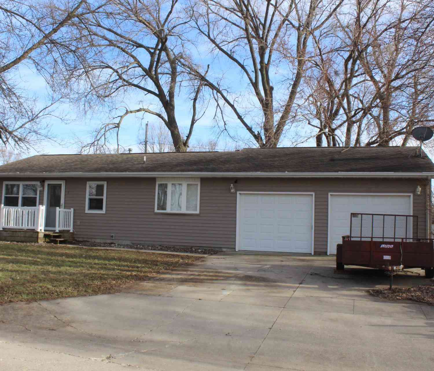 Homes For Sale - 7 Park Lane<br/> Clear Lake, IA 50428
