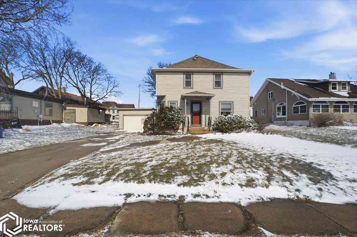 Homes For Sale - 1006 11th Avenue<br/> Hardin County, Eldora, IA 50627