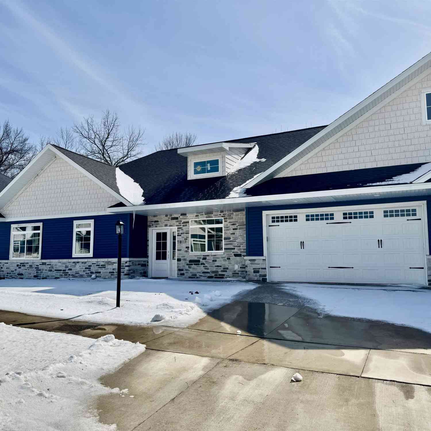 Condo For Sale - 317 27th Pl S<br/> Clear Lake, IA 50428