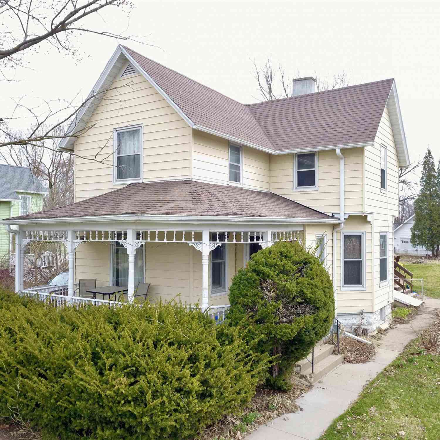 Homes For Sale - 1132 Elm Street<br/> Poweshiek County, Grinnell, IA 50112