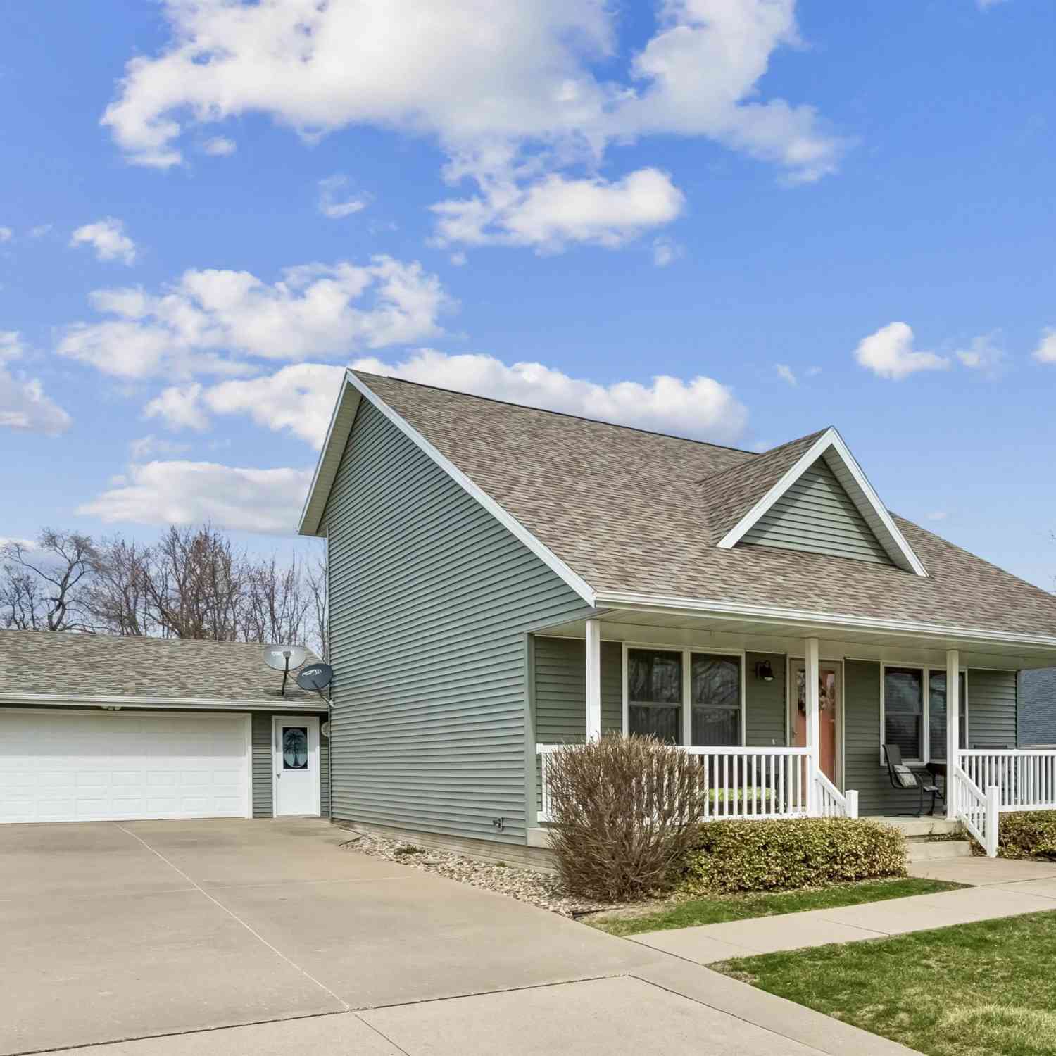 Homes For Sale - 503 Harrison Avenue<br/> Poweshiek County, Grinnell, IA 50112
