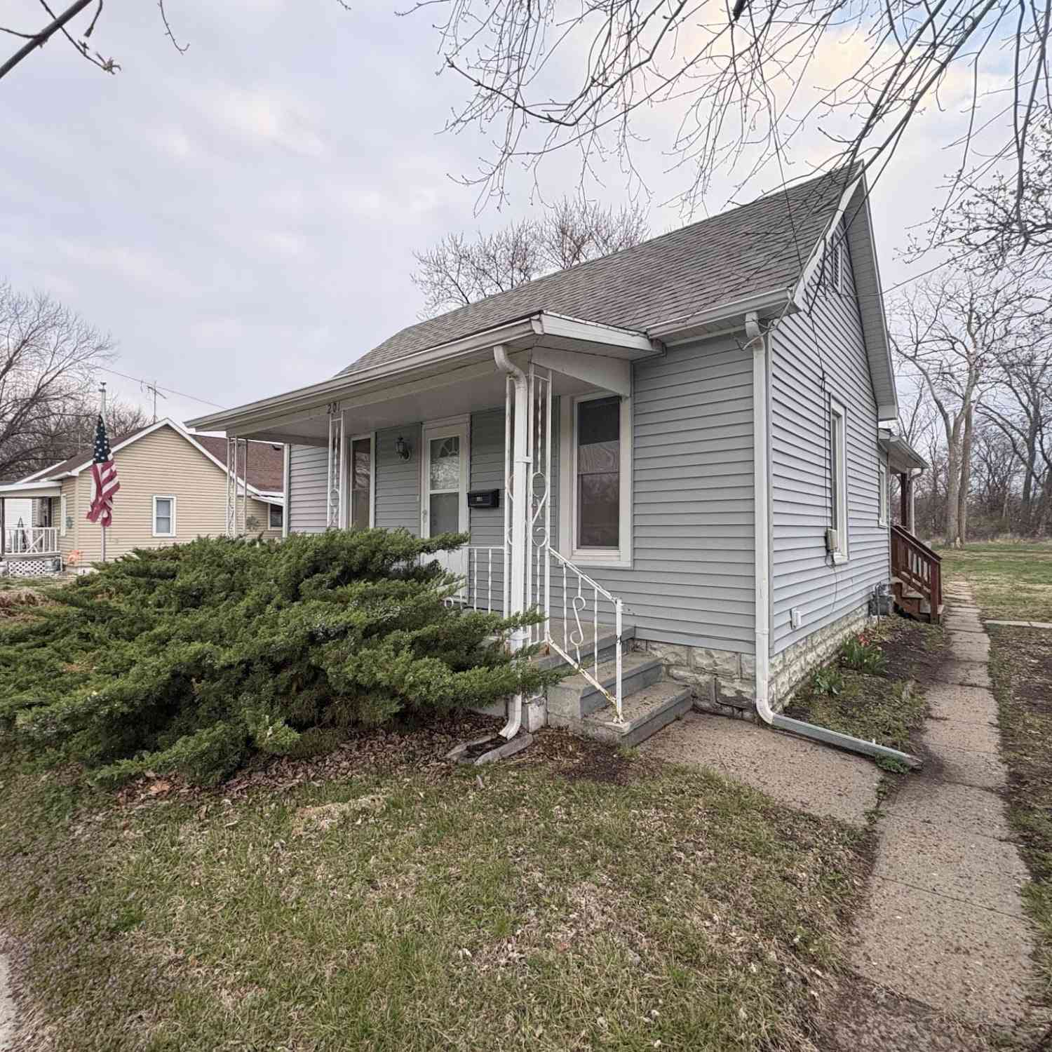 Homes For Sale - 201 3rd Avenue<br/> Montgomery County, Red Oak, IA 51566