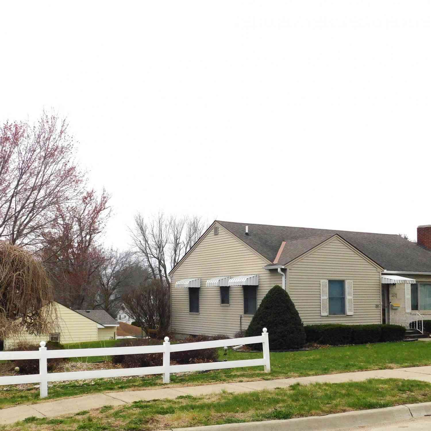 Homes For Sale - 1425 4th Avenue N<br/> Crawford County, Denison, IA 51442