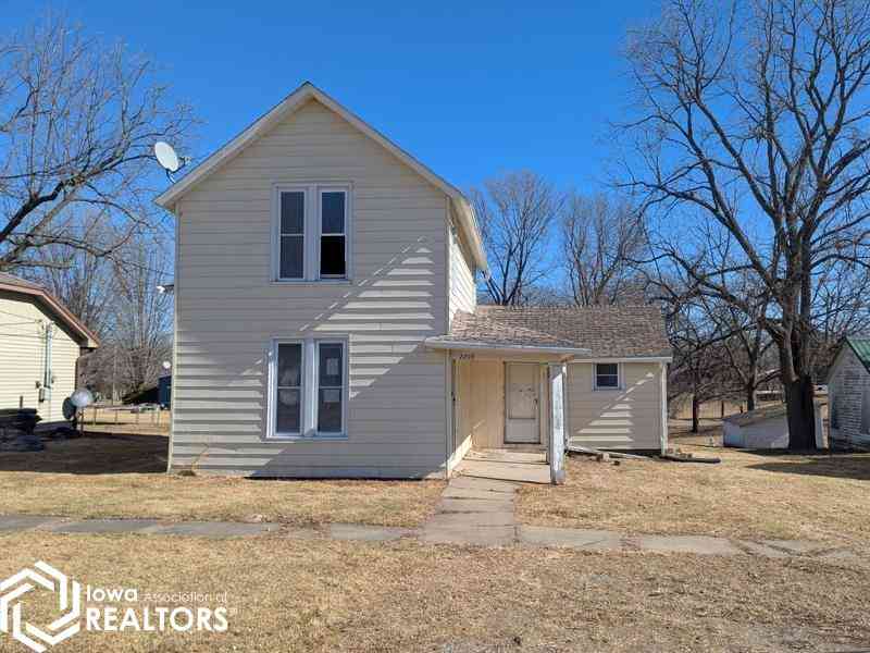 Homes For Sale - 2205 Market Street<br/> Louisa County, Columbus City, IA 52737