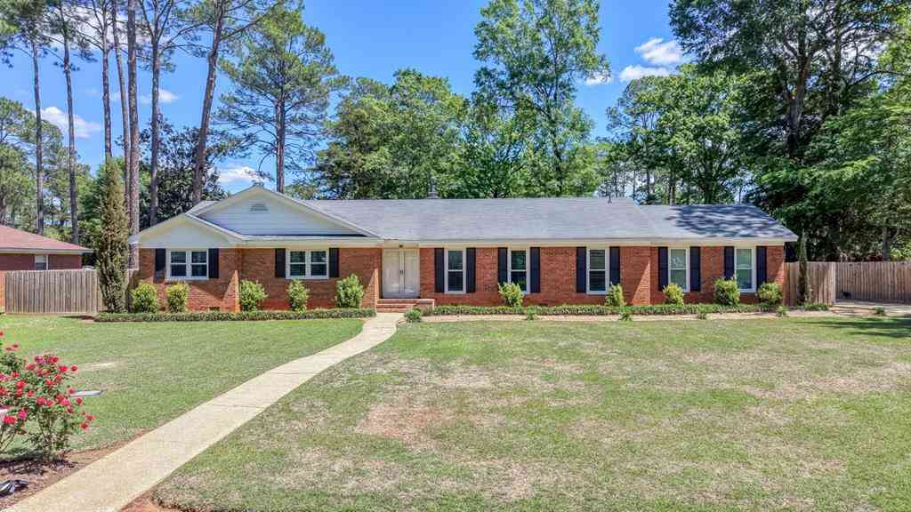 Homes For Sale - 610 Summit Drive<br/> Albany, GA 31707
